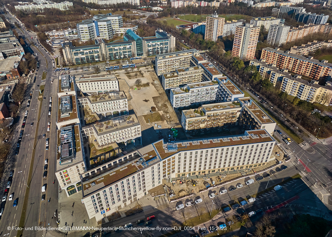 15.02.2023 - Perlach Plaza - Rentenversicherung - SHAERE - Allianz in Neuperlach